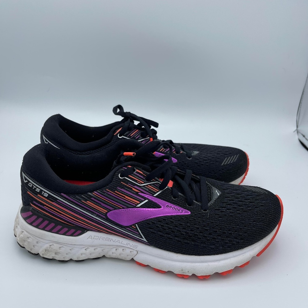 Womens Brooks Adrenaline GTS 19 B - Size 9
